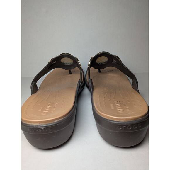 Crocs Sandal Women's 11 Sanrah Brown Gold Embellish Wedge Thong Flip Flops Slide - Picture 10 of 12
